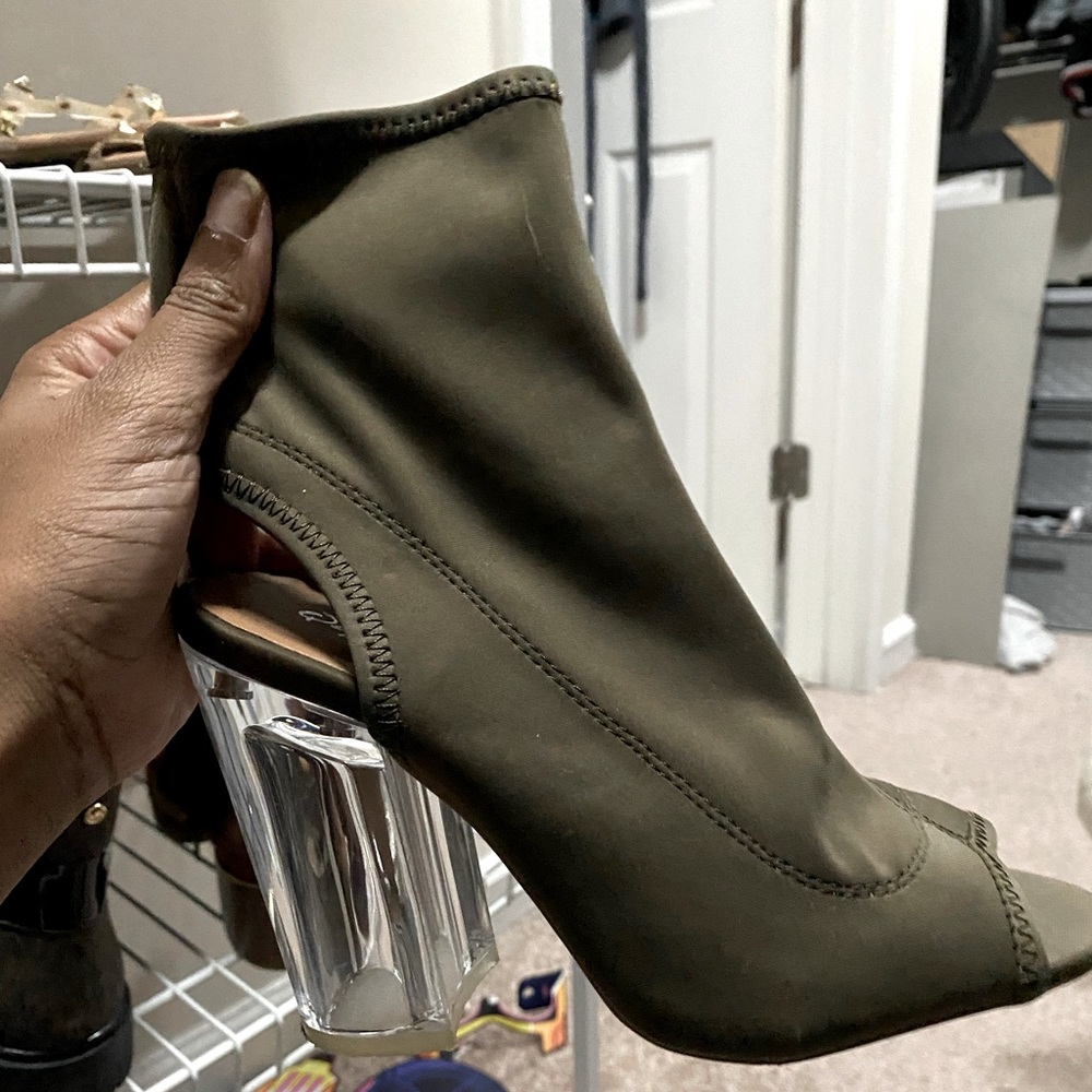 Green booties - Picture 2 of 2